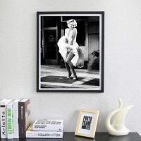 Marilyn Monroe en robe bl...
